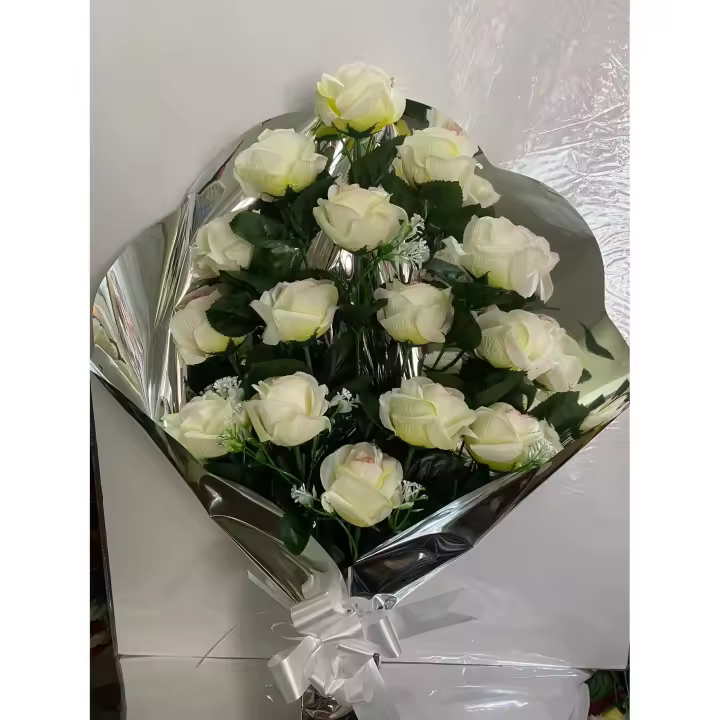Ramo de flores artificiales de color blanco,  Ramo para cementerio, Ramo para todos los santos - 1