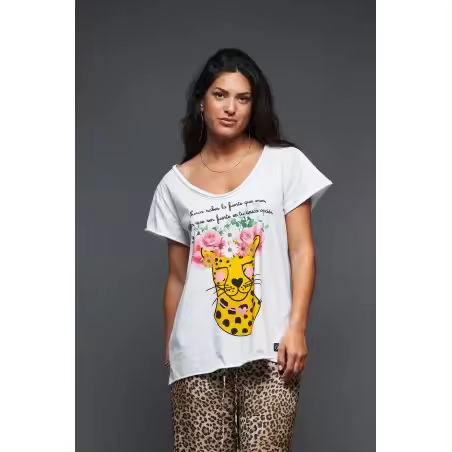 Camiseta Leopardo de Anabel Lee. Camiseta Leopardo de Anabel Lee. Camiseta blanca de manga corta y escote pico. Corte ligeramente oversize - 1