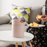 Mini Papelera De Escritorio Pequeña Cubeta De Basura Con Tapa Para Dormitorio Almacenamiento De Espacio Limpia Casa Y Oficina - details 6