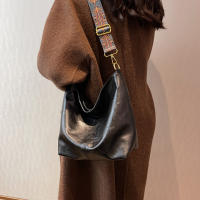 Bolso De Hombro Para Mujer En Cuero PU Vintage De Color Sólido Moda Con Correa Ancha Y Estilo Crossbody Bolsa De Buque - details 8