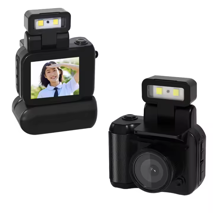 Cámara de acción compacta 1080P con tarjeta de memoria de 32GB, ideal para deportes, graduación y uso en el campus - 1