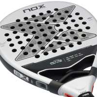 NOX AT10 GENIUS 18K BY AGUSTÍN TAPIA 2024 - La pala de Agustín Tapia con forma de lágrima hecha con núcleo multicapa y las caras de Carbon Alum 18K. Un superventas! - details 5