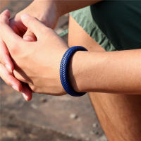 Pulsera De Cuero Genuino Para Hombres Con Cierre Magnético De Acero Pulido Y Cadena De Cordón Negro Joyería Clásica Para Regalo - details 10