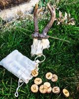 Runas de Madera Mundo Vikingo / Pirograbado a mano / Futhark Antiguo / Tarot y esoterismo / Magia y oráculo / Vikings / Vikingos / Mitologia Nordica / Loki / Thor / Ragnar Lothbrok / Escudera / Edad Media / Medieval / Runas vikingas / Ragnarök / Odin - details 1