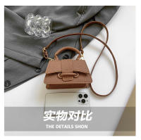 Nueva Mini Bolso De Mano Para Mujer 2025 Color Sólido Estilo Moda Popular Bolso Cruzado Pequeño Para Todas Las Estaciones Material PU - details 4