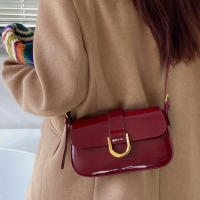 Bolso De Hombro Retro De Cuero Patentado Para Mujer Con Correa Ajustable Y Cierre De Flap Bolso Satchel De Color Sólido Bolsa De Axila Cruzada - details 8