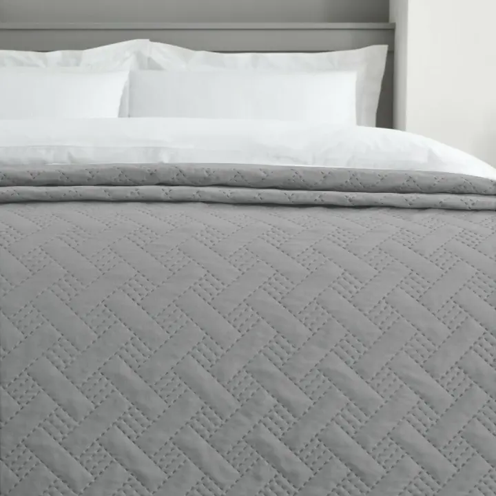 Colcha Bouti Rombos Lisa o Estampada para Entretiempo, Primavera y Verano, Colcha Cubre Cama 100% Poliéster. Fina, Extra Suave y Ligera. - 1