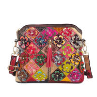 Bolso De Hombro Para Mujer De Cuero Genuino Con Estampado De Serpiente Y Mosaico Floral Colorido Bolso De Moda Casual De Medio Luna - details 3