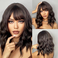 Pelucas Sintéticas De Ombre Negro Marrón Con Flequillo Textura Ondulada Resistente Al Calor Para Fiestas Y Cosplay Peluca Médium Para Mujeres Afro - details 11