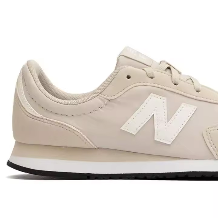 New Balance GC323AC Zapatillas deportivas para mujer en beige de piel vegana - 1
