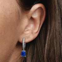Pandora Pendientes de Aro en Plata de Ley S925 Rectángulo Azul Abrazo Brillante 292381C01，Incluye Caja Original - details 1