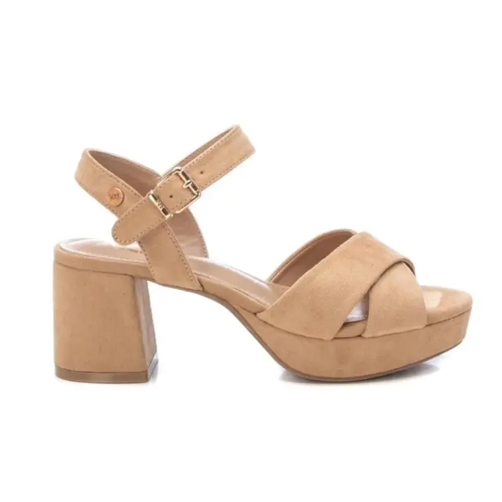 XTI 142359 Sandalias con tacón de mujer en beige de piel vegana - 1
