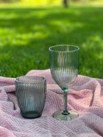 Tesson. Set 6 vasos de melamina rayada ideal para este verano. Viste tu mesa para pequeños y mayores con estos vasos elegantes e irrompibles. Disfruta este verano de su piscina, terraza o zonas al aire libre sin preocuparse de su cristalería. - details 0