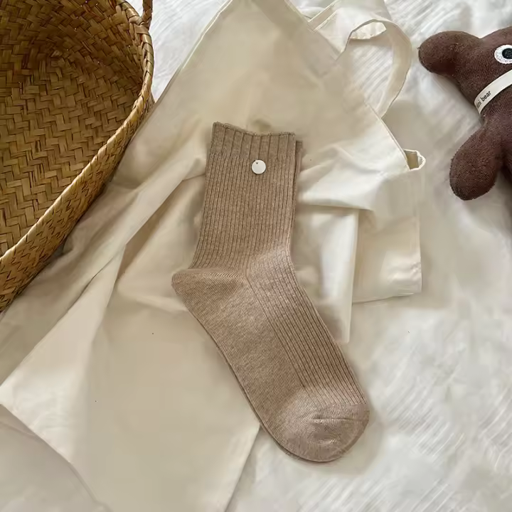 Calcetines De Moda Para Mujer Color Sólido Casual Largos Estilo Japonés Crew Calcetines Estilo Coreano Transpirables Diseñador Suaves - 1