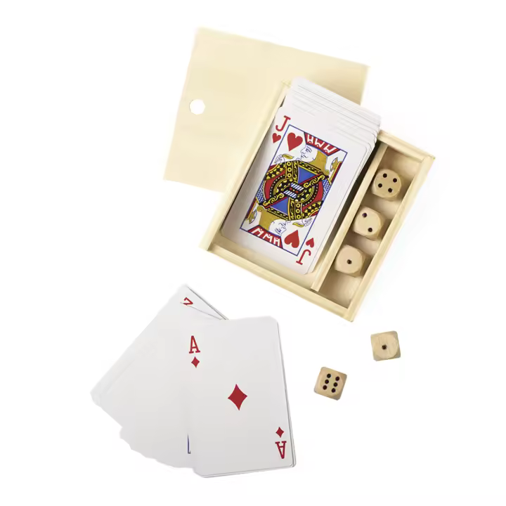 DAM. Pelkat, set de juegos con baraja francesa y dados de madera. 11x10x3cm. - 1