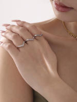 Hermoso Anillo de circón con incrustaciones en forma de V para mujer, Anillo de amor, joyería de acero de titanio, regalo de Navidad para el día de la madre anillo de acero inoxidable para mujer,resistente al agua, Simple, Micro Zirconia, línea Simple - details 1