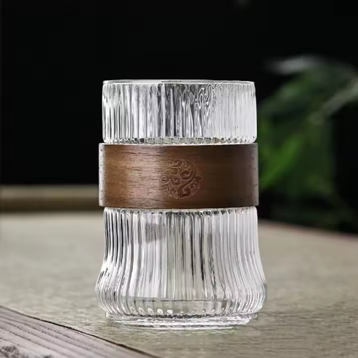 Vaso De Agua De Vidrio Estilo Japonés De 400ML Con Funda De Nogal Para Café Leche Té Vaso De Cerveza Mug De Bebida Coffeeware Simple Rayado - 1