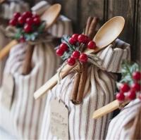 Rama Artificial De Bayas Navideñas Rojas 14 Plantas De Mora Para Decoración De Navidad Y Bodas Falso Bouquet Para Colgar En Árboles De Navidad - details 3