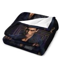 Manta De Terciopelo Suave Para Playa Con Arte De ACOTAR Rhysand Cassian Y Azriel Para Adultos Estilo Moderno Antipelusa Portátil Para Picnics Viajes Y Hogar - details 3