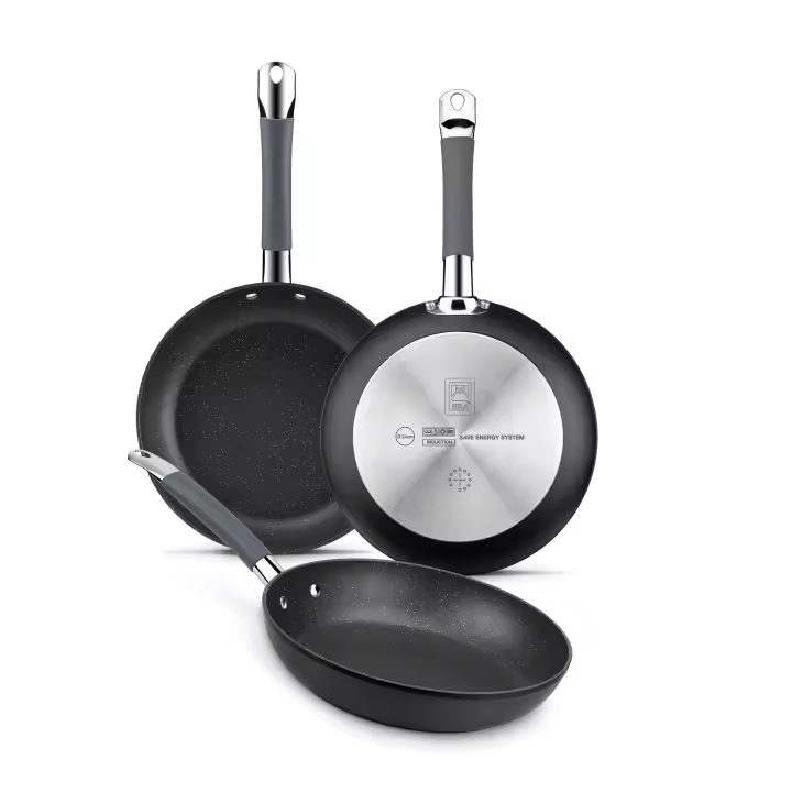 BRA Master – Set de 3 sartenes Aluminio Forjado - 20, 24 y 28 cm – Antiadherente – Apto para Inducción y Horno – Mango con Silicona Anticalor – Superficie Ultra Resistente - 1