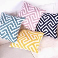 LILI HOME Pack de 4 Fundas de Cojín 45 x 45 cm Suaves y Acogedoras. Fabricadas con materiales suaves y peludos, estas fundas ofrecen una combinación perfecta de funcionalidad y estética. Ideales para cojines decorativos en sofás, camas, sill - details 2