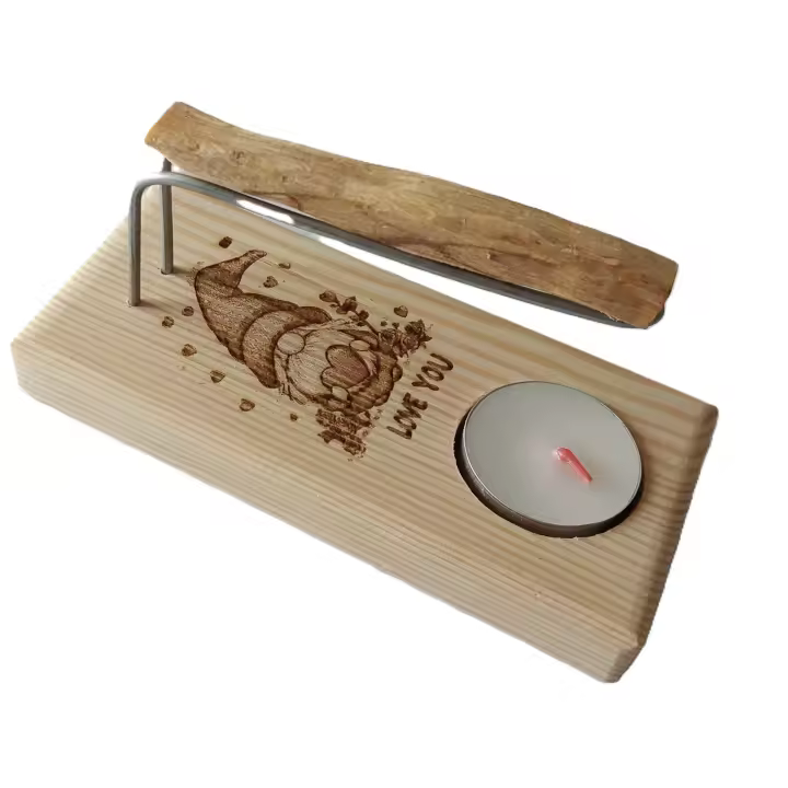 Quemador artesanal para palo Santo, inciensos o atados, base de madera con grabado de Gnomo. Varillas metálicas, vela de té y palo santo. Marca YA-DECOREGALOS - 1