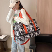 Bolso De Viaje Para Mujer Con Estampado Animal De Nylon Duradero Y Gran Capacidad Bolso Deportivo Grande Para Fin De Semana Y Noche - details 15
