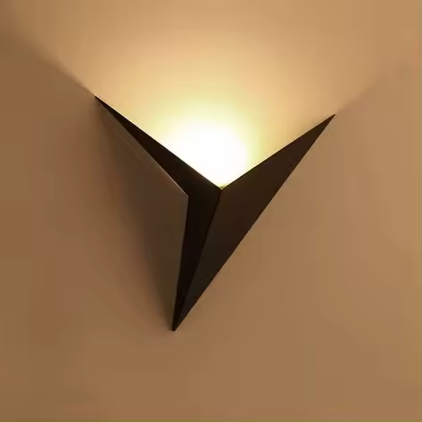 Aplique de pared LED para interiores de 3 W, creativo aplique de pared triangular negro, aplique de pared de metal blanco cálido moderno para dormitorio, sala de estar, escalera - 1