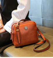 Bolso De Hombro Para Mujer Estilo Vintage 2023 Cuadrado Sencillo Con Compartimento Bolso Cruzado De Diseñador Bolsa Mensajera Feminina Material PU Con Lining De Poliéster - details 0