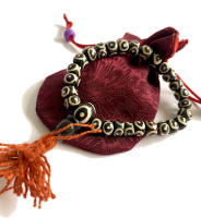Pulsera Hombre Mujer Artesania Bisuteria negra y blanca bolsita Nepal hecho a mano Prana Yoga - details 6