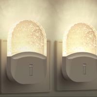 Luz de noche regulable, luces de noche que se conectan a la pared, luz de noche para niños, paquete de 2, luz de noche amarilla ámbar con sensor crepuscular para dormitorio, baño - details 0