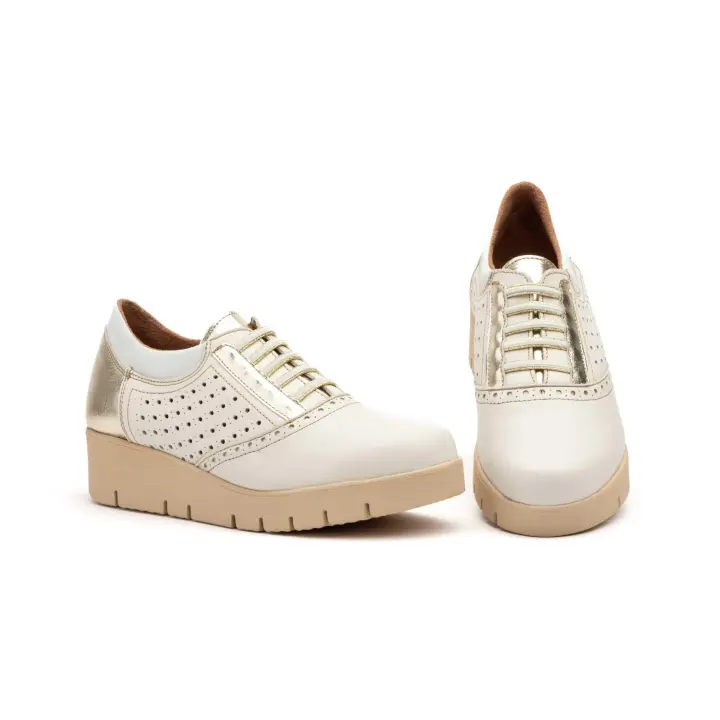 SS-6085 Hielo Gris y Hielo Platino Hecho en España Deportivos Mujer Piel Cordones Elásticos Cuña Numeración: 35-41 Marca: JAM Presentamos un par de zapatos de plataforma para mujer, con un diseño que fusiona elementos clásicos y contemporáneos - 1