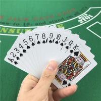 2pcs/Lote Tarjetas De Poker Texas Hold'em Impermeables En PVC Plástico Juego De Mesa Nariz Estrecha Tamaño 2.28x3.46 Pulgadas - details 7