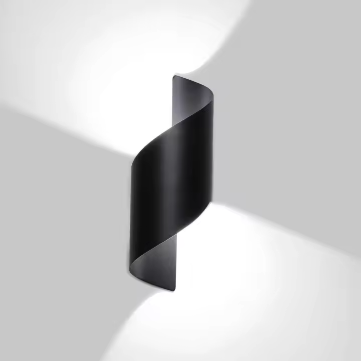 Lámpara de pared LED para exteriores de 10 W, resistente al agua IP66, moderna lámpara de aluminio para exteriores, para patio, jardín, terraza, cerca de la pared, patio, villa, pasillo, blanco frío y negro [Clase energética F] - 1
