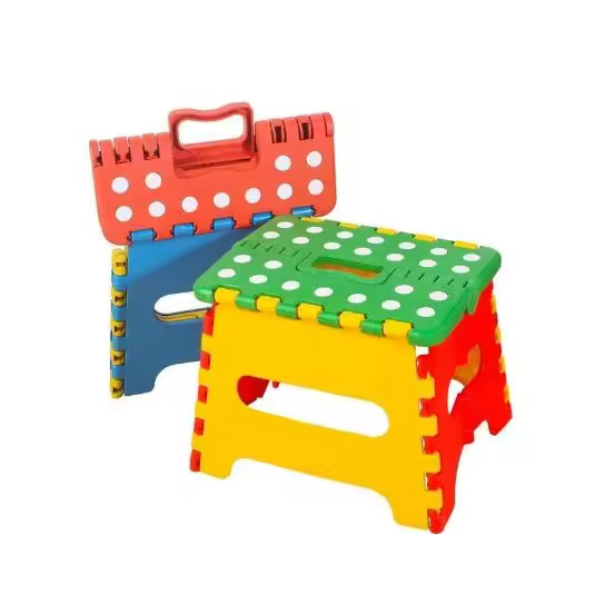 silla plegable pequeña de plástico para niños, adecuada para uso en interiores y exteriores (cualquier color) - 1