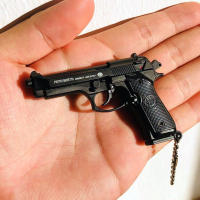 Pistola De Juguete De Aleación 1:3 92F Adorno Para El Hogar Decoración De Artefactos De Metal Desmontable Regalo Para Fiestas Colgante Para Llaves - details 5