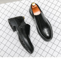 Zapatos Casuales Para Hombre 2024 Nueva Tendência Brogue De Cuero Carved Simple Y Elegante Zapatos Slip-On Para Negocios Y Vida Diaria - details 4