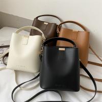 Bolso De Hombro Para Mujer En Cuero PU Negro Estilo Casual Bolso Tote Diseño De Marca Bolsa De Mujer Con Cierre De Cremallera - details 1