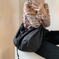 Bolso De Hombro De Nylon Grande Para Mujer Bolso De Viaje Ligero De Color Sólido Estilo Casual Bolso Cruzado Designer Bolso Hobo Monedero - details 7
