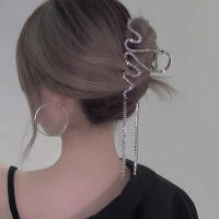 Grande Pinza De Cabello Con Lentejuelas Y Cadena De Lujo Para Mujer Pinza De Trenzado Decorativa Moda Invierno 2023 - details 3