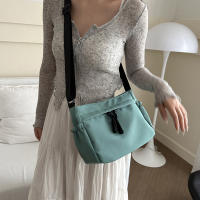 Bolso De Hombro Para Mujer De Tela De Nylon Gran Capacidad Bolso De Moda Unisex Bolso Cruzado De Solapa Bolsa De Mano - details 3