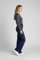 Descubre nuestra camiseta fluida de mujer con cuello redondo, manga larga y bolsillo delantero, tejido suave y elástico ideal para looks diarios cómodos - REF: 9017-1 - details 3