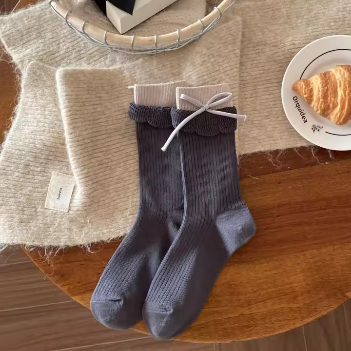 Calcetines De Mujer Primavera Nuevos Coreanos Con Lazo De Encaje Medio Tubo Versátiles Dulces De Algodón Pile Calcetines Casuales - 1