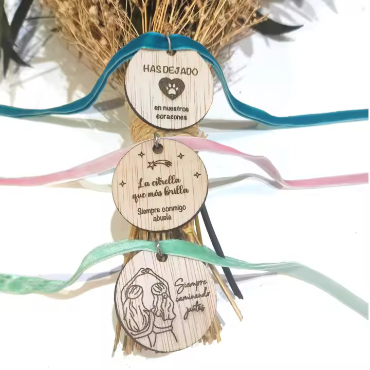 Medalla para Ramo en madera | Placa para ramo de novia | Cinta de terciopelo con arandela | Lulamuk - 1
