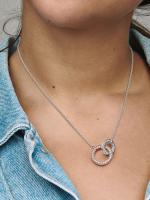 Pandora - Collar de circulares entrelazados en dos tonos con la firma Pandora - Plata de Lei, Baño de Oro Rosa de 14 K - details 2