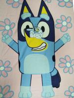 Toalla de Microfibra Disney Bluey- Producto oficial Disney - Secado rápido con tus Personajes Favoritos como Mickey y Stitch - Toalla de Playa y Baño Multiusos - Mommata - details 3
