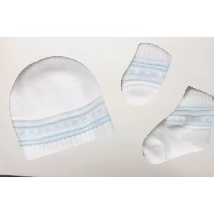 set recien nacido, gorro, manopla y patucos. Marca Punto Blanco - 1