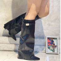 Eva Zorteon-  Botas Altas Negras Holgadas (Slouchy) con Tacón de 9cm – Estilo Exclusivo. Marca Romanciaga . - details 0