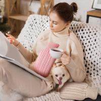 Botella De Agua Caliente De Goma Natural Grande 2L Con Funda De Felpa Sintética Faux Fur Para Calidez Y Confort - details 4