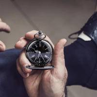 Reloj De Bolsillo Vintage Con Numeros Romanos Y Escala Dual En Negro Cadenas Joyería Antigua Colgante Para Hombre Y Mujer - details 0